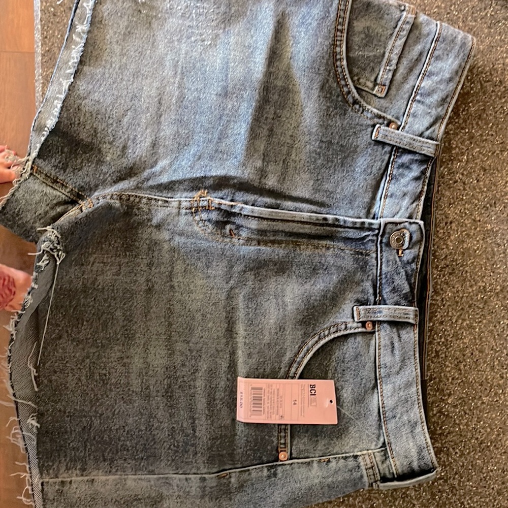 Wild Fable NWT mom jean shorts size 14